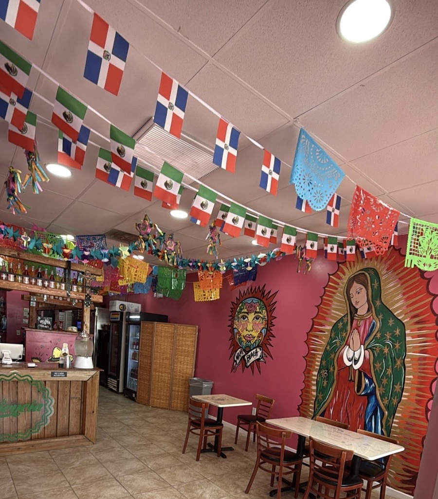 Cantante urbano, “R1 La Esencia” lleva el sabor Domi-Mex a Miami con su 2do restaurante