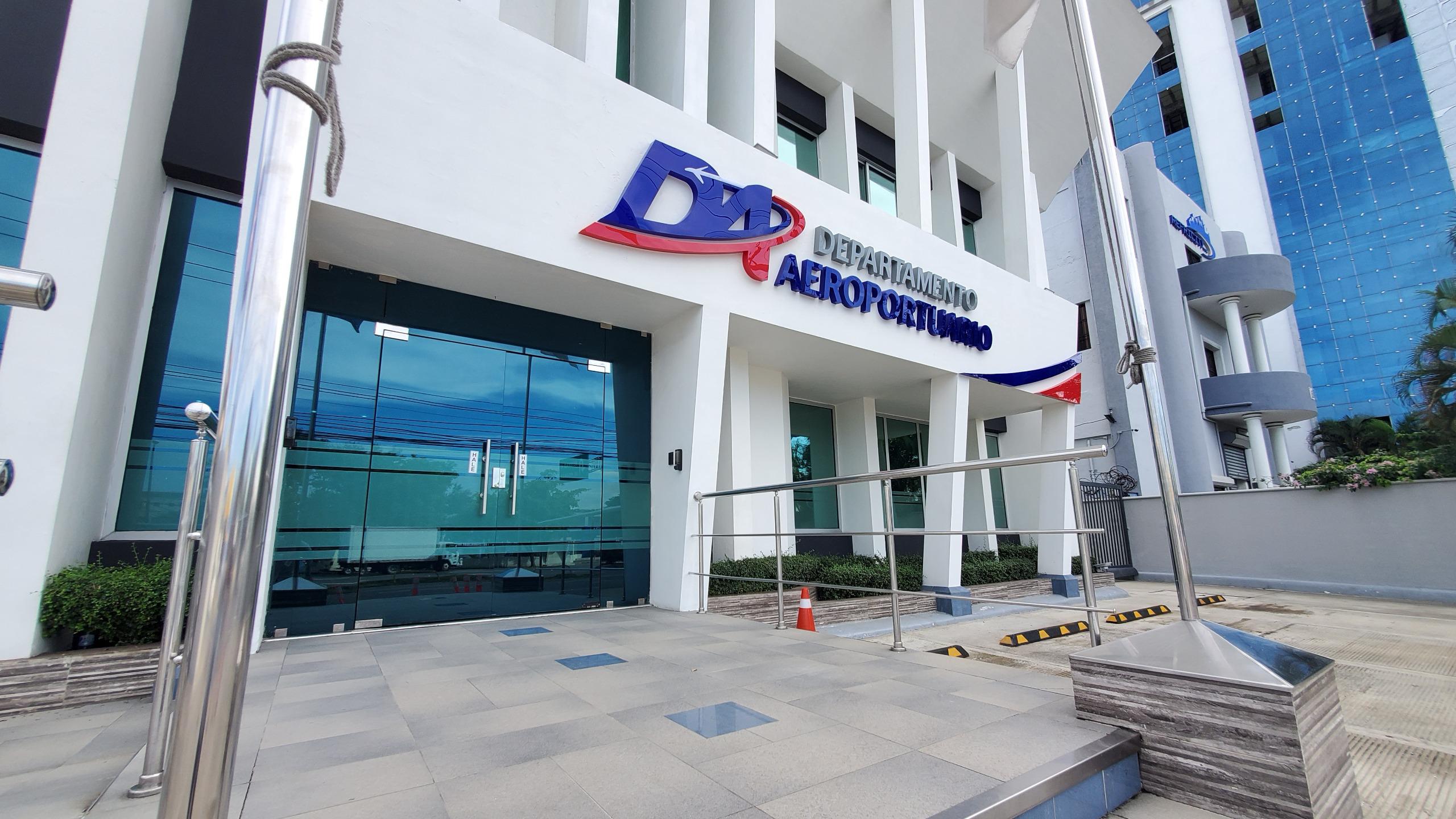 Comisión Aeroportuaria conoce informe sobre fallo eléctrico en AILA y ordena a AERODOM al pago de US$ 5 millones de dólares