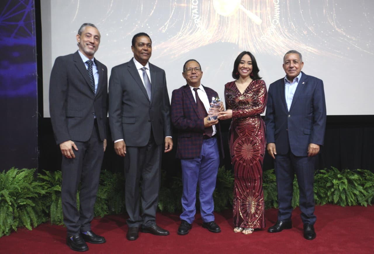 Con rotundo éxito, Observatorio de Medios Digitales celebra Premio Nacional de Periodismo Digital 2025