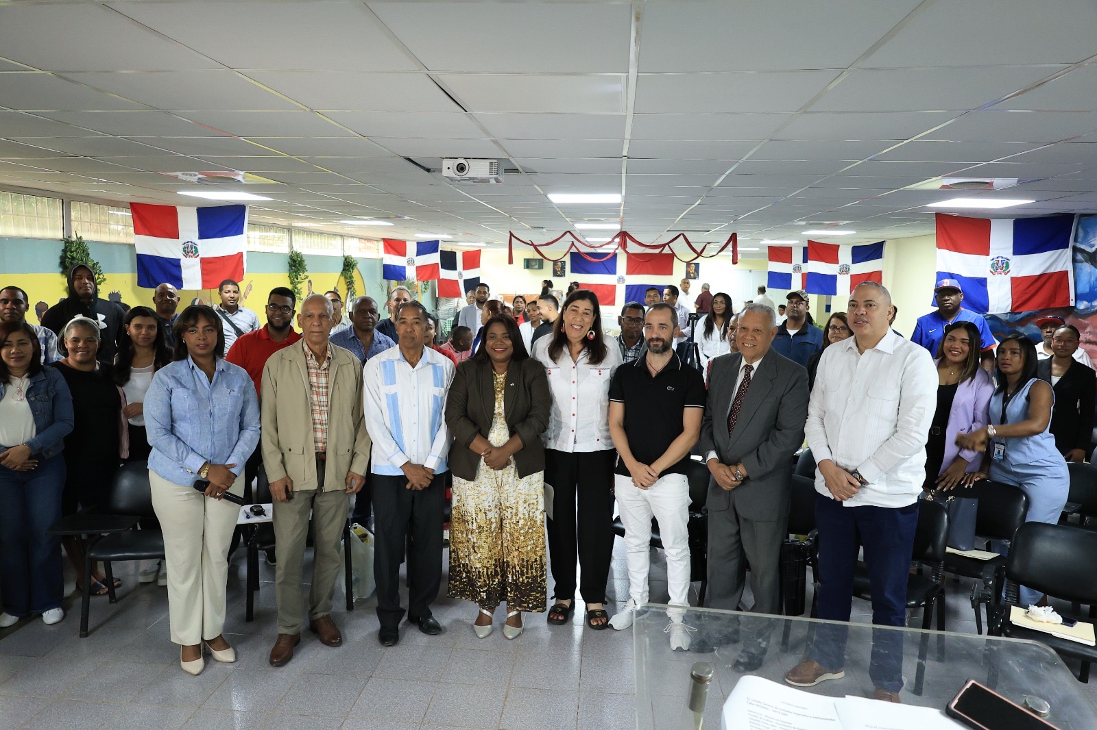 MIDEREC y SNTP SDO realizan exitoso taller sobre enfoque periodístico de la actividad física y el deporte