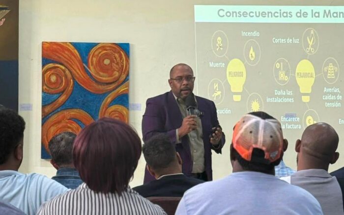Edeeste fortalece la cultura energética entre periodistas y comunicadores de San Pedro de Macorís