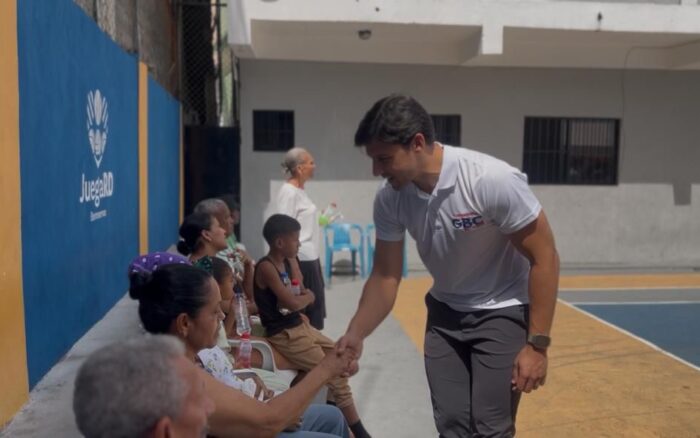 Raymond Rodríguez y Fundación GBC llevan salud, esperanza y ayuda social a más de 350 familias de El Manguito