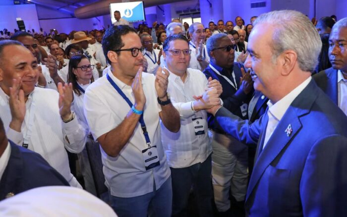 Presidente Abinader llama a cuidar al PRM con “humildad, unidad y determinación”, aseguró que el partido continuará en el poder haciendo las grandes transformaciones iniciadas en 2020