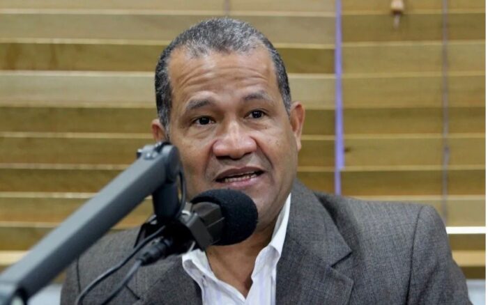 Domingo Páez califica de “irresponsable” a la oposición y la acusa de buscar beneficios políticos con reclamos sociales