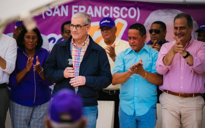 Gonzalo Castillo recorre Las Coles, Arenoso, Castillo, Villa Riva y San Francisco: se compromete a “encender la maquinaria productiva” de provincia Duarte