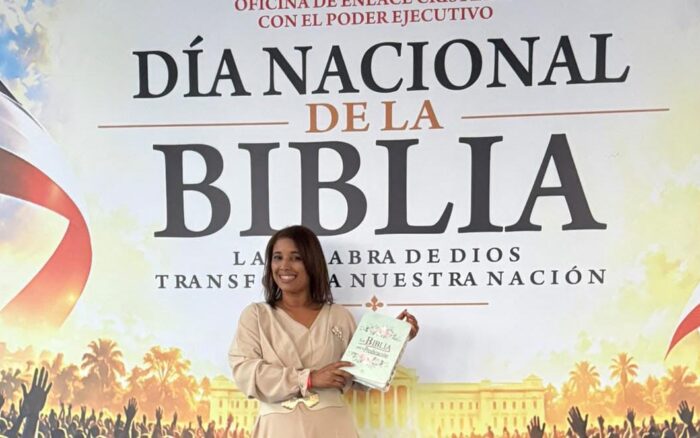 Mujeres Admirables dice presente en el Día Nacional de la Biblia